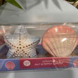 Summer Seashell & Starfish Ocean Mermaid Ceramic Salt & Pepper Shakers NWT
